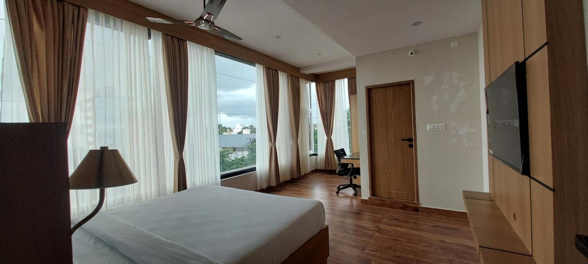 Sky Inn Мисор Екстериор снимка